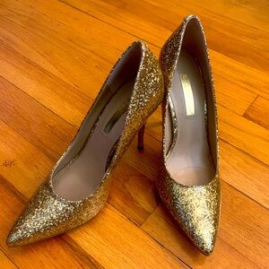 BCBG Women’s hi heels 5.5